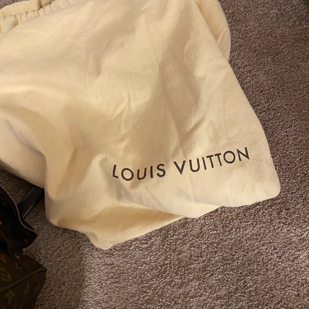 Louis Vuitton Horizon Roller Luggage - Picture 7 of 8